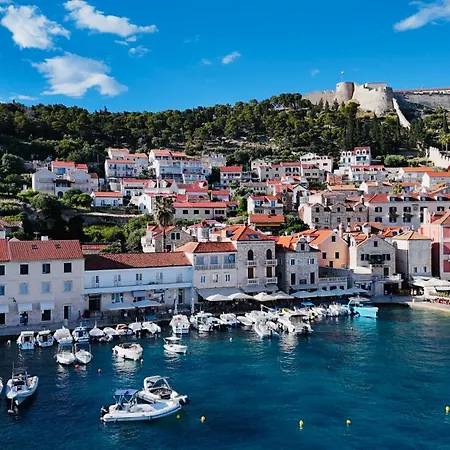Апартаменты Hvar Riva