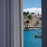 Hvar Riva *