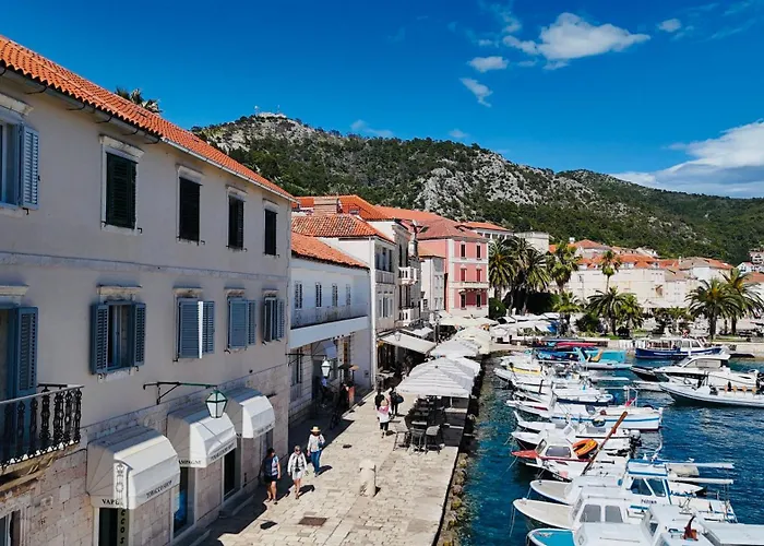 Hvar Riva Apartamento *
